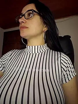 preetypeach online show from October 2025 03:32:01 AM