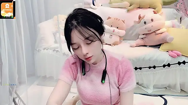 AKiKi711 online show from October 2025 03:20:01 PM