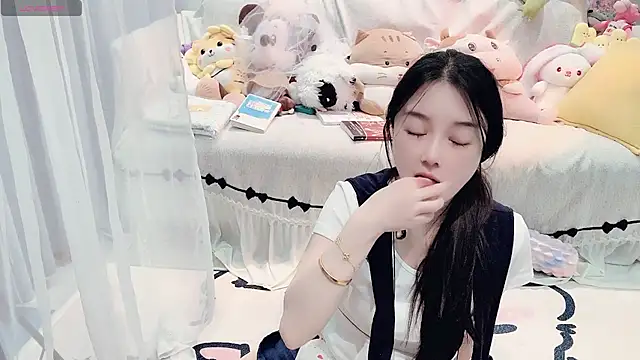 Snapshot of AKiKi711 chatting on April 2026 02:47:01 PM AKiKi711 online show from April 2026 02:47:01 PM