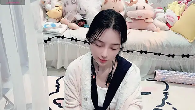 Snapshot of AKiKi711 chatting on April 2026 04:56:02 PM AKiKi711 online show from April 2026 04:56:02 PM