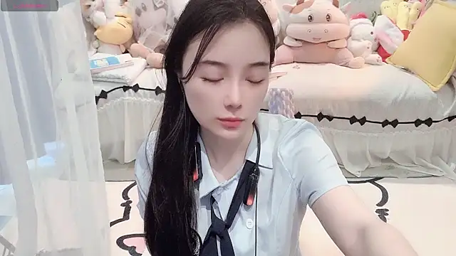 Snapshot of AKiKi711 chatting on May 2026 05:13:01 AM AKiKi711 online show from May 2026 05:13:01 AM