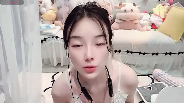 Snapshot of AKiKi711 chatting on May 2026 03:53:01 PM AKiKi711 online show from May 2026 03:53:01 PM