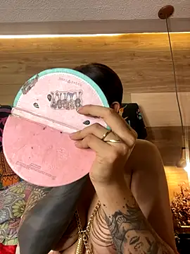 Cori Paige online show from November 2025 04:16:01 AM