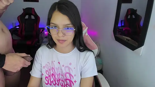 jessi and boy online show from December 2025 07:07:01 PM