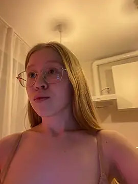 Eva Weyne online show from December 2024 03:26:02 AM