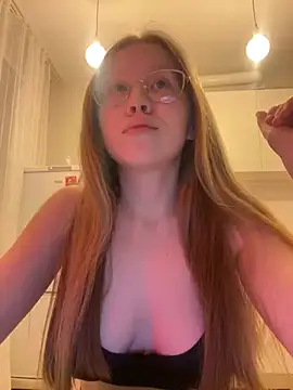 Eva Weyne online show from February 2025 06:02:02 PM