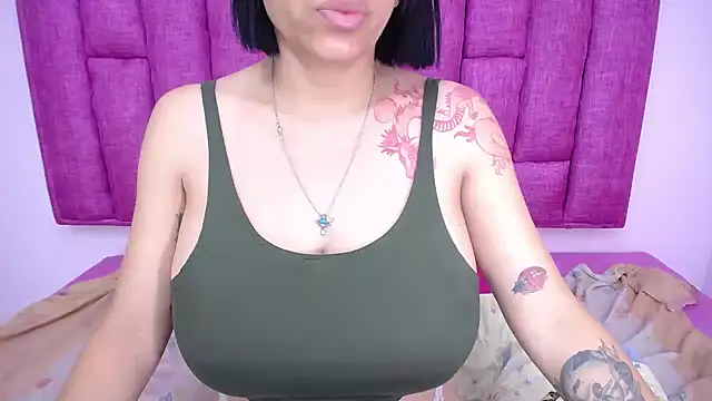 LindaKardi online show from September 2025 12:28:02 PM