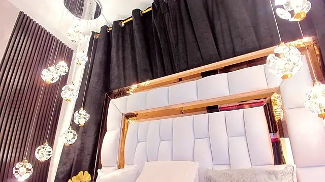 SarayRoyse online show from March 2025 07:15:01 PM