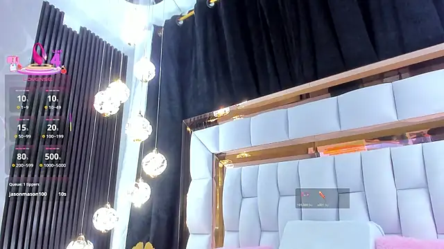 SarayRoyse online show from November 2025 07:14:02 PM