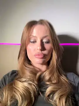 Snapshot of Sweet__Milly chatting on April 2026 04:59:02 PM Sweet Milly online show from April 2026 04:59:02 PM