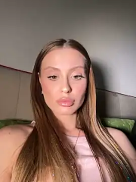 Snapshot of Sweet__Milly chatting on May 2026 03:06:01 PM Sweet Milly online show from May 2026 03:06:01 PM