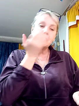 Snapshot of irinamaux chatting on April 2026 07:18:01 PM irinamaux online show from April 2026 07:18:01 PM