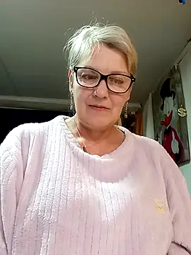 Snapshot of irinamaux chatting on April 2026 11:28:01 PM irinamaux online show from April 2026 11:28:01 PM