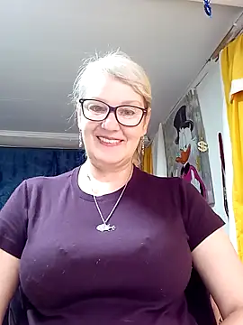 Snapshot of irinamaux chatting on May 2026 01:12:02 AM irinamaux online show from May 2026 01:12:02 AM