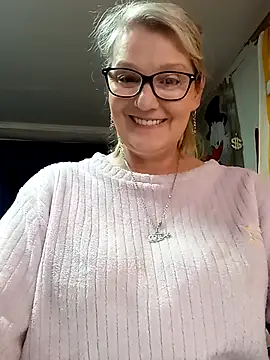 Snapshot of irinamaux chatting on May 2026 02:01:01 PM irinamaux online show from May 2026 02:01:01 PM