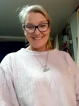 Snapshot of irinamaux chatting on May 2026 02:45:01 PM irinamaux online show from May 2026 02:45:01 PM