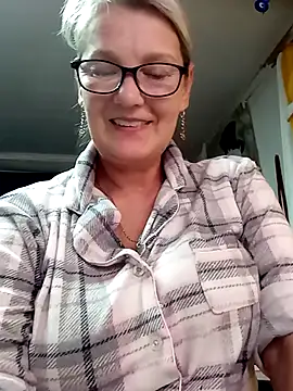 Snapshot of irinamaux chatting on May 2026 07:40:02 PM irinamaux online show from May 2026 07:40:02 PM