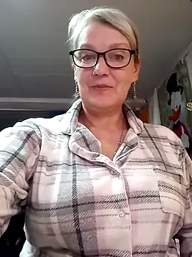 Snapshot of irinamaux chatting on May 2026 12:22:01 PM irinamaux online show from May 2026 12:22:01 PM