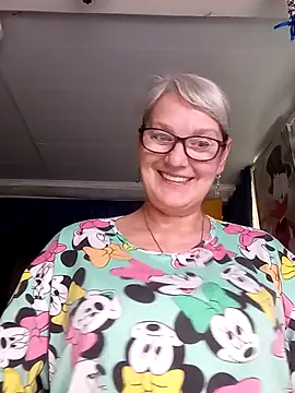 Snapshot of irinamaux chatting on June 2026 07:32:02 AM irinamaux online show from June 2026 07:32:02 AM