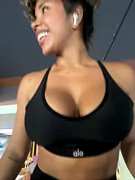 Brunettexio online show from November 2025 07:03:01 PM