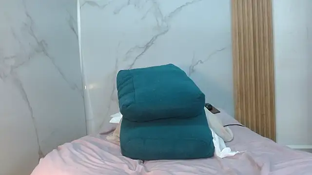 mollyguns online show from September 2025 09:48:02 PM