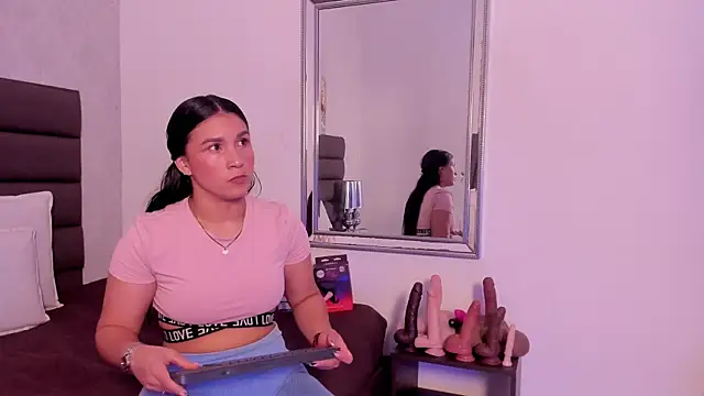 Sofi Perez  online show from September 2025 11:10:01 AM