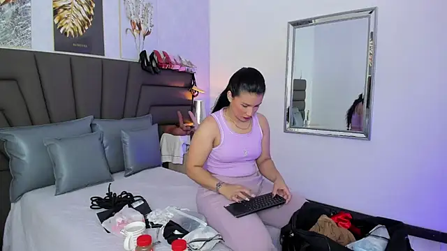 Sofi Perez  online show from June 2026 11:13:02 AM