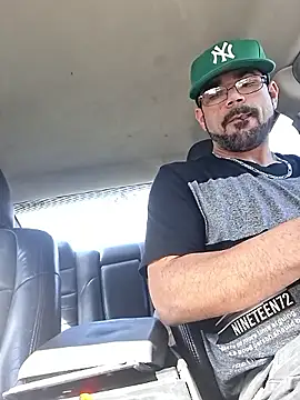 Snapshot of Zander823 chatting on February 2026 07:18:01 PM Zander823 online show from February 2026 07:18:01 PM