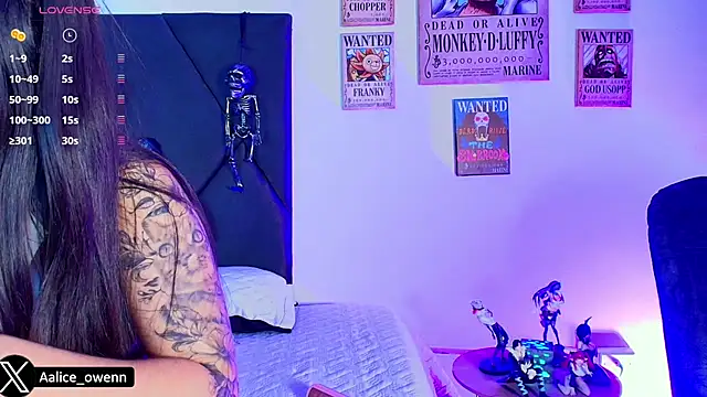 Snapshot of Aliceowenn chatting on October 2025 09:04:01 PM Aliceowenn online show from October 2025 09:04:01 PM