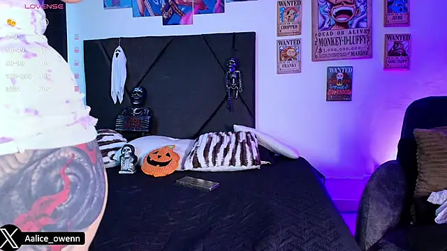 Snapshot of Aliceowenn chatting on October 2025 09:03:01 PM Aliceowenn online show from October 2025 09:03:01 PM