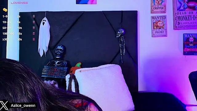 Snapshot of Aliceowenn chatting on October 2025 09:42:01 PM Aliceowenn online show from October 2025 09:42:01 PM