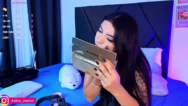 Snapshot of Aliceowenn chatting on November 2025 09:36:01 PM Aliceowenn online show from November 2025 09:36:01 PM