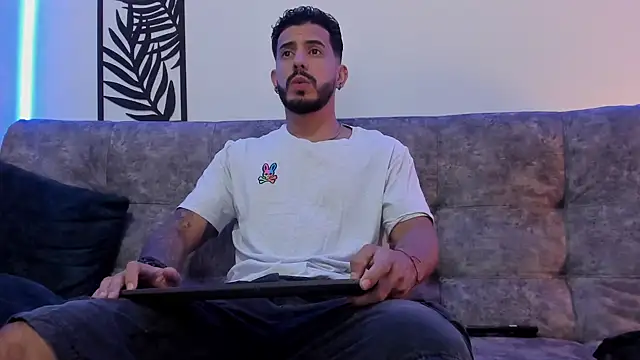 Snapshot of Bruno_Mattos chatting on February 2025 09:57:01 PM Bruno Mattos online show from February 2025 09:57:01 PM