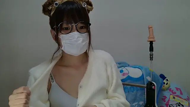 Snapshot of hi---chan- chatting on February 2025 07:10:01 PM hi---chan- online show from February 2025 07:10:01 PM