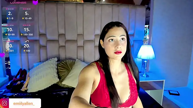 Snapshot of EmilyAllen_ chatting on October 2025 03:42:01 AM EmilyAllen online show from October 2025 03:42:01 AM