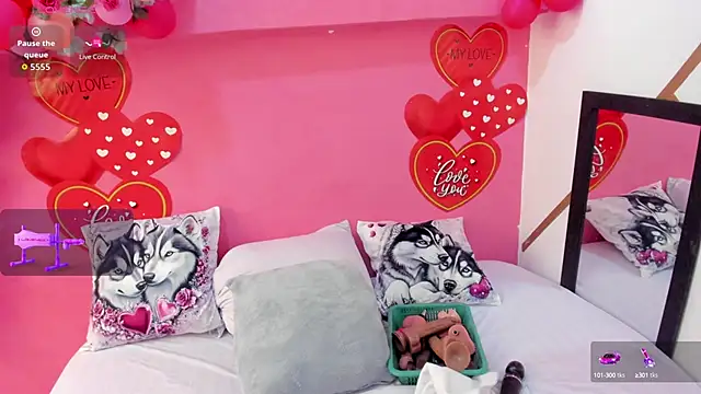 charlotte-11 online show from September 2025 01:35:01 PM