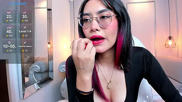 AzuraKindong online show from February 2025 07:13:01 PM