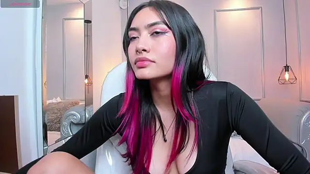 AzuraKindong online show from March 2025 01:21:02 AM