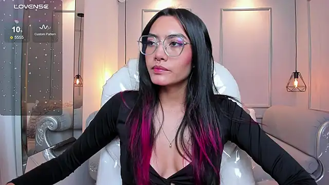 AzuraKindong online show from September 2025 07:25:01 PM