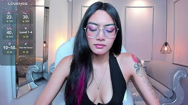 AzuraKindong online show from September 2025 07:16:01 PM