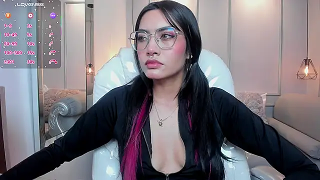 AzuraKindong online show from October 2025 07:44:01 PM