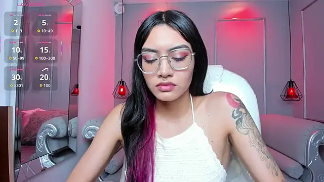 AzuraKindong online show from December 2025 07:20:01 PM