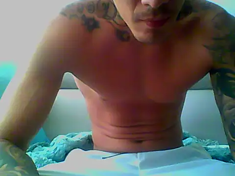 Snapshot of Skater29xx2 chatting on December 2024 05:00:01 PM Skater29xx2 online show from December 2024 05:00:01 PM