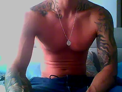 Snapshot of Skater29xx2 chatting on January 2025 09:04:02 PM Skater29xx2 online show from January 2025 09:04:02 PM