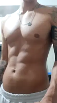 Snapshot of Skater29xx2 chatting on January 2025 10:35:02 PM Skater29xx2 online show from January 2025 10:35:02 PM