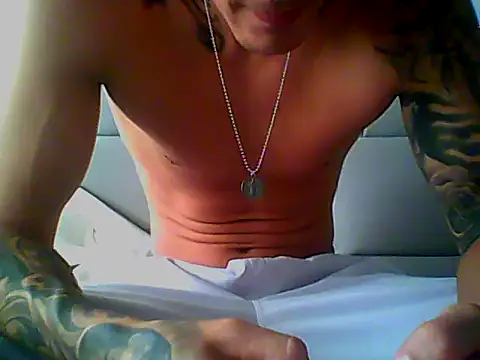 Snapshot of Skater29xx2 chatting on January 2025 05:15:01 PM Skater29xx2 online show from January 2025 05:15:01 PM