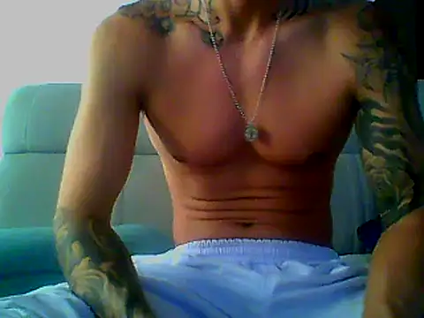 Snapshot of Skater29xx2 chatting on February 2025 03:52:02 PM Skater29xx2 online show from February 2025 03:52:02 PM