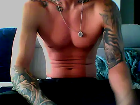 Snapshot of Skater29xx2 chatting on February 2025 02:24:01 PM Skater29xx2 online show from February 2025 02:24:01 PM