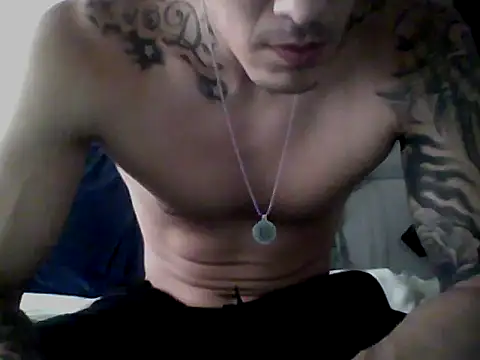 Snapshot of Skater29xx2 chatting on February 2025 09:43:02 PM Skater29xx2 online show from February 2025 09:43:02 PM