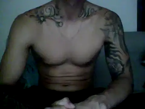 Snapshot of Skater29xx2 chatting on February 2025 04:14:02 AM Skater29xx2 online show from February 2025 04:14:02 AM